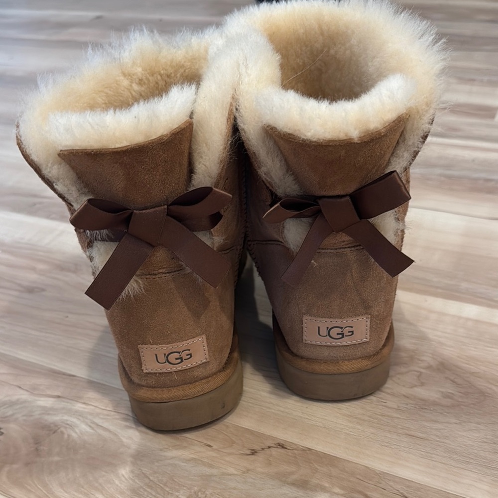 UGG Tan Winter Boots with Sheepskin Lining - Bailey